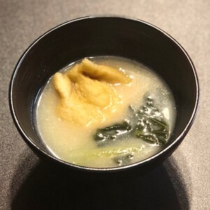 チンゲン菜と餅入り巾着の味噌汁